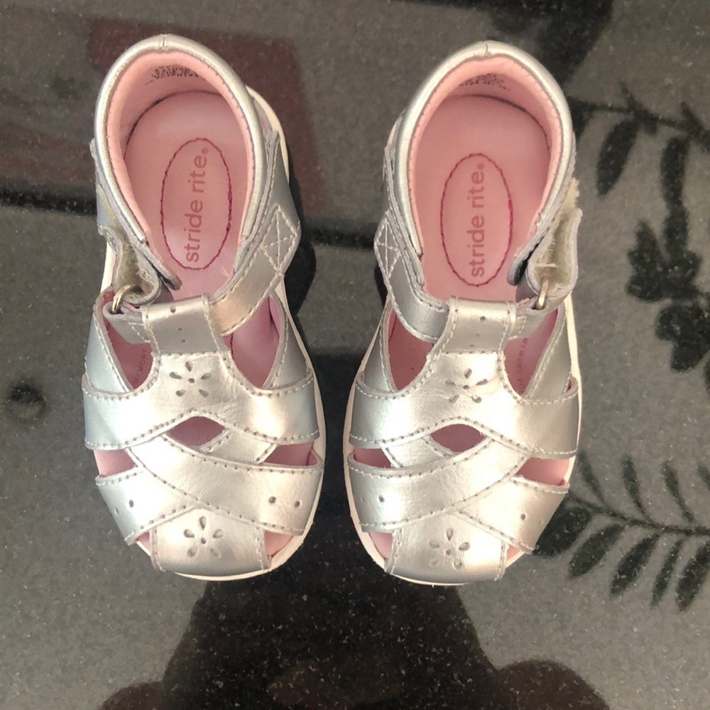 NWOT Silver stride rite tulip sandals, size 5.5W